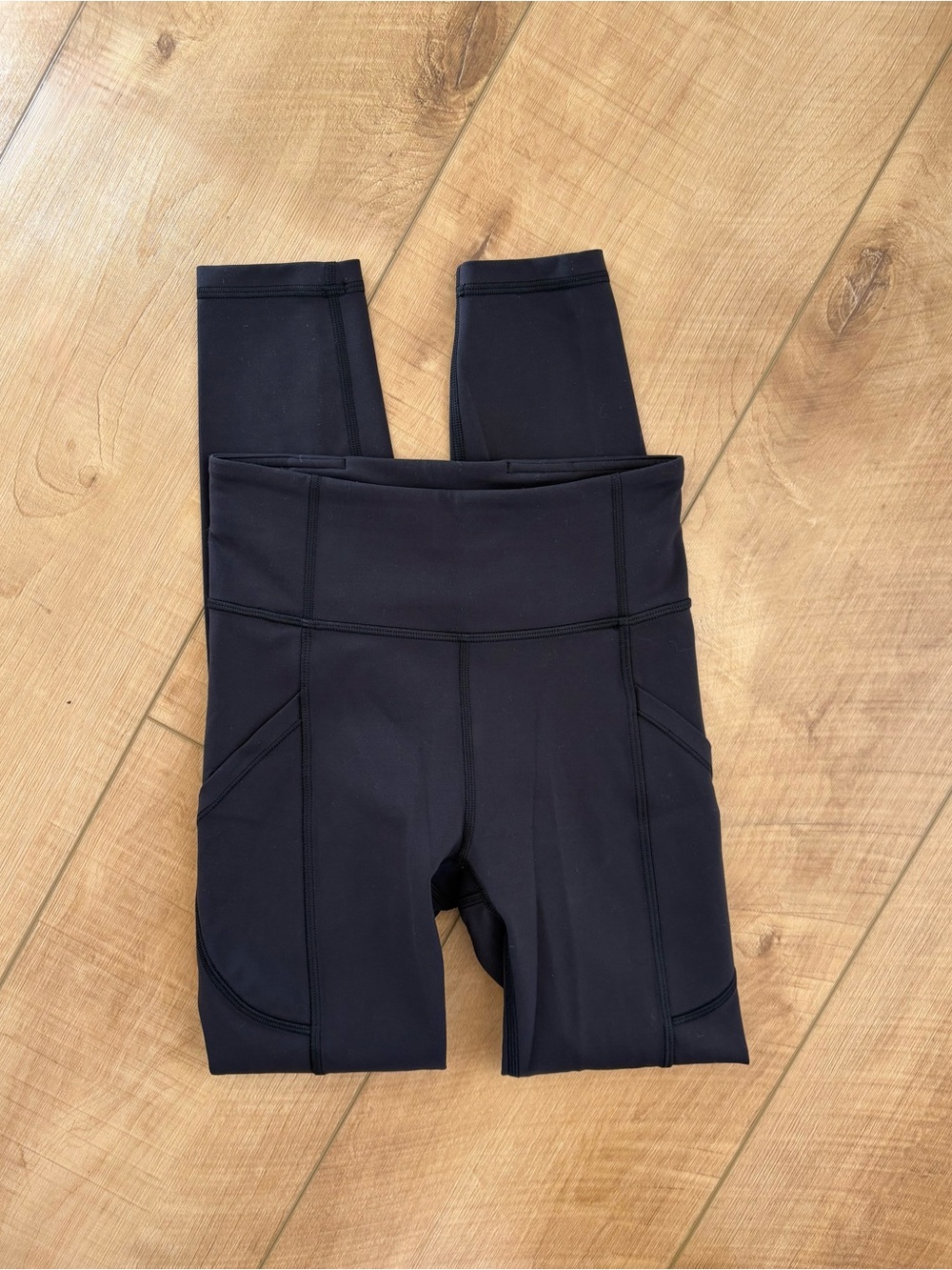 Lululemon Invigorate High-Rise Tight 25" Black. Size 2 - Picture 8 of 14